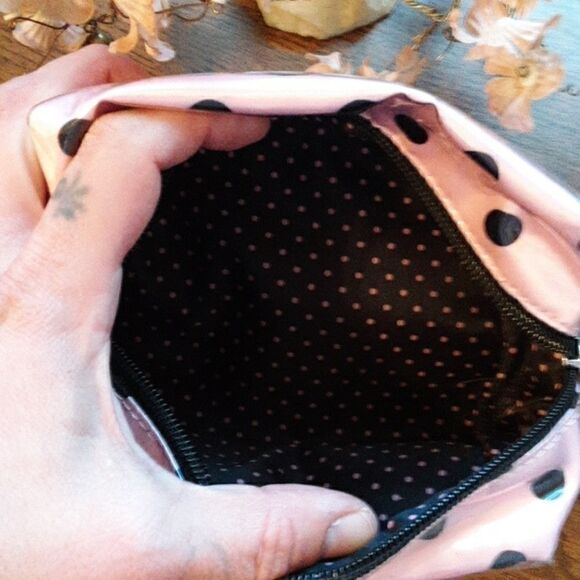 VICTORIA'S SECRET PINK & BLACK  POLKA DOT MAKEUP CASE - Picture 2 of 3